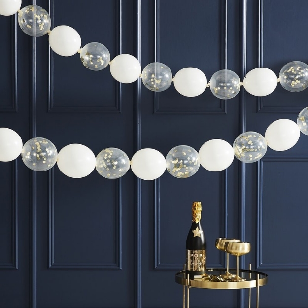 Picture of Gold Confetti Link Balloon Garland