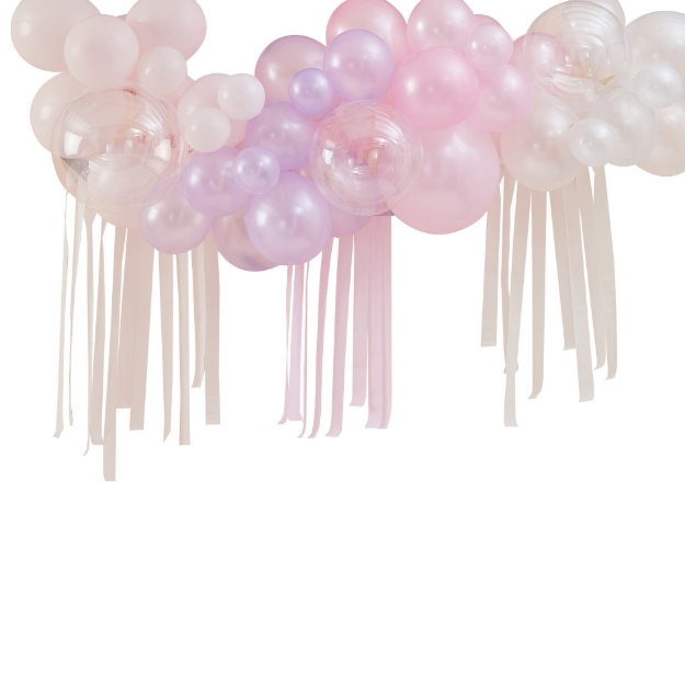 Picture of Balloon garland (perlised balloons and streamers)