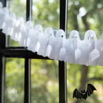 Picture of Tissue garland ghosts